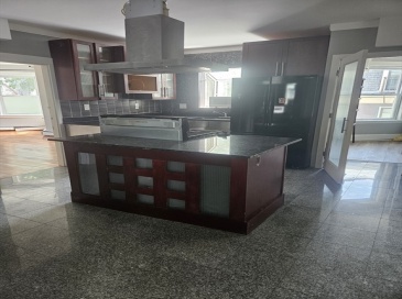 14 Hillside St, Boston, Massachusetts, 4 Bedrooms Bedrooms, 4 Rooms Rooms,1 BathroomBathrooms,Residential Lease,For Rent,Hillside St,73528762