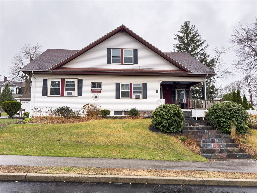 5 Atherton St, Braintree, Massachusetts, 2 Bedrooms Bedrooms, 4 Rooms Rooms,1 BathroomBathrooms,Residential Lease,For Rent,Atherton St,73528784