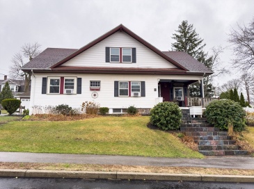 5 Atherton St, Braintree, Massachusetts, 2 Bedrooms Bedrooms, 4 Rooms Rooms,1 BathroomBathrooms,Residential Lease,For Rent,Atherton St,73528784