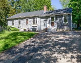20 Hoyts Ln, Newburyport, Massachusetts, 5 Bedrooms Bedrooms, 9 Rooms Rooms,2 BathroomsBathrooms,Residential,For Sale,Hoyts Ln,73529229