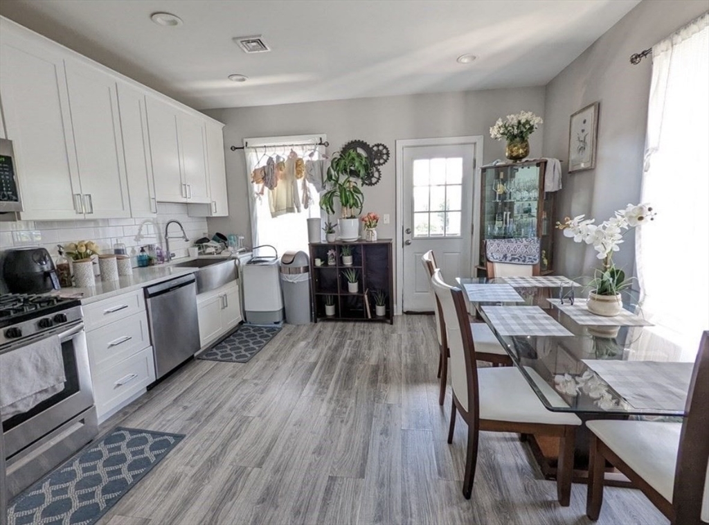 143 London Street, Boston, Massachusetts, 3 Bedrooms Bedrooms, 5 Rooms Rooms,1 BathroomBathrooms,Residential Lease,For Rent,London Street,73529042