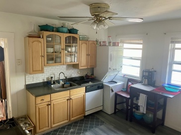 33 Billings, Medford, Massachusetts, 3 Bedrooms Bedrooms, 6 Rooms Rooms,1 BathroomBathrooms,Residential Lease,For Rent,Billings,73529072 33 Billings, Medford, Massachusetts, 3 Bedrooms Bedrooms, 6 Rooms Rooms,1 BathroomBathrooms,Residential Lease,For Rent,Billings,73529072