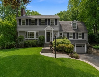 22 Tanglewood Road, Wellesley, Massachusetts, 5 Bedrooms Bedrooms, 13 Rooms Rooms,3.5 BathroomsBathrooms,Residential,For Sale,Tanglewood Road,73529084