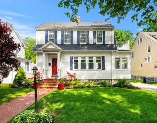 525 Fellsway E, Malden, Massachusetts, 3 Bedrooms Bedrooms, 8 Rooms Rooms,1.5 BathroomsBathrooms,Residential,For Sale,Fellsway E,73528803