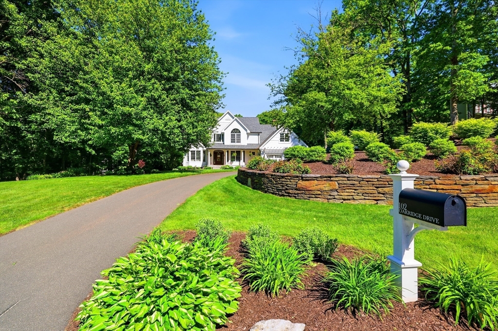 102 Oakridge Drive, Belchertown, Massachusetts, 4 Bedrooms Bedrooms, 8 Rooms Rooms,3 BathroomsBathrooms,Residential,For Sale,Oakridge Drive,73528806