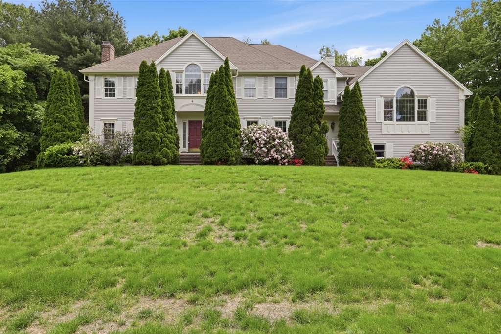 4 Farnham Circle, Andover, Massachusetts, 4 Bedrooms Bedrooms, 11 Rooms Rooms,3.5 BathroomsBathrooms,Residential,For Sale,Farnham Circle,73528815