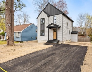 33 Glendale Ave, Brockton, Massachusetts, 3 Bedrooms Bedrooms, 6 Rooms Rooms,2.5 BathroomsBathrooms,Residential,For Sale,Glendale Ave,73529097
