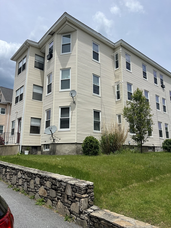 16 Prentice Street, Worcester, Massachusetts, 3 Bedrooms Bedrooms, 5 Rooms Rooms,1 BathroomBathrooms,Residential Lease,For Rent,Prentice Street,73528826