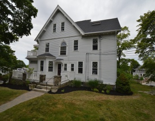 28 Columbus Ave, Beverly, Massachusetts, 1 Bedroom Bedrooms, 3 Rooms Rooms,1 BathroomBathrooms,Residential Lease,For Rent,Columbus Ave,73529116