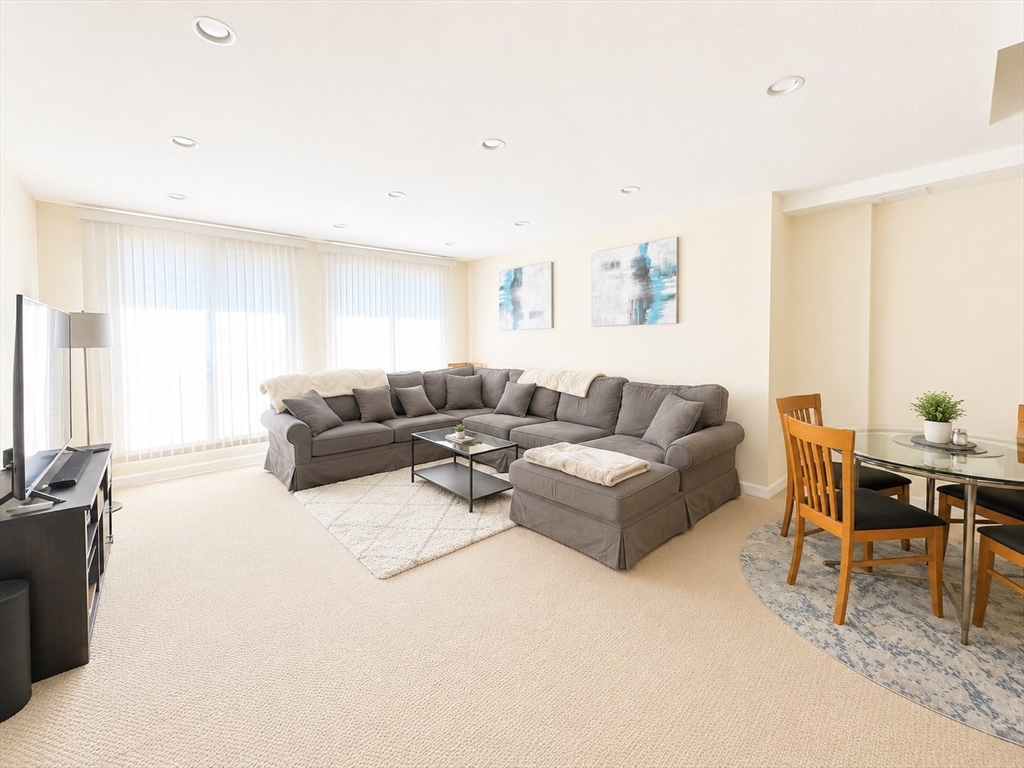 59 Brainerd Rd, Boston, Massachusetts, 1 Bedroom Bedrooms, 3 Rooms Rooms,1.5 BathroomsBathrooms,Residential,For Sale,Brainerd Rd,73528270