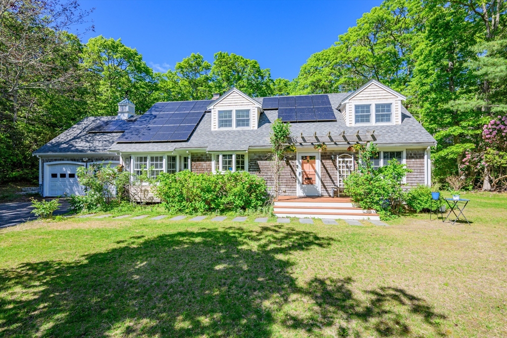 27 Two Ponds Road, Falmouth, Massachusetts, 4 Bedrooms Bedrooms, 8 Rooms Rooms,2 BathroomsBathrooms,Residential,For Sale,Two Ponds Road,73528365