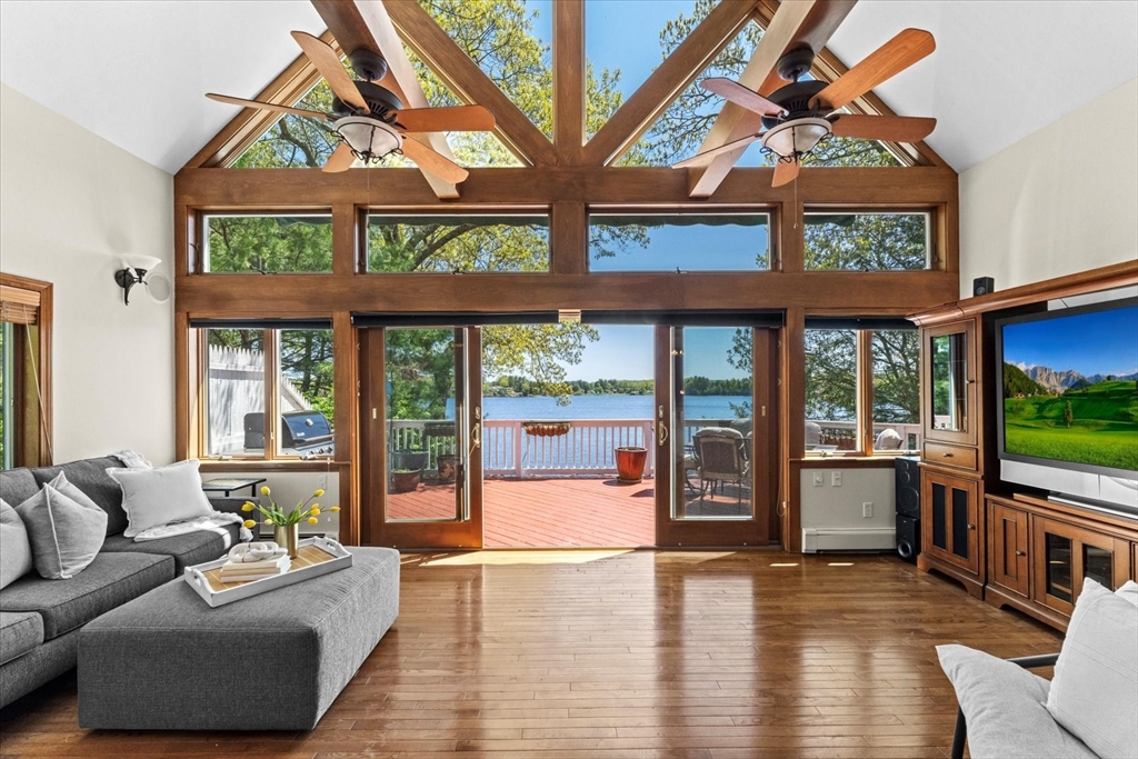 91 Lake Shore Drive, West Brookfield, Massachusetts, 3 Bedrooms Bedrooms, 7 Rooms Rooms,3.5 BathroomsBathrooms,Residential,For Sale,Lake Shore Drive,73528998