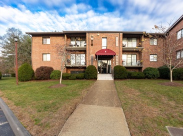 221 Oak Street, Brockton, Massachusetts, 1 Bedroom Bedrooms, 4 Rooms Rooms,1 BathroomBathrooms,Residential,For Sale,Oak Street,73528447