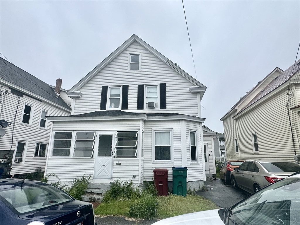 225 White St, Lowell, Massachusetts, 5 Bedrooms Bedrooms, 8 Rooms Rooms,2 BathroomsBathrooms,Residential,For Sale,White St,73528715
