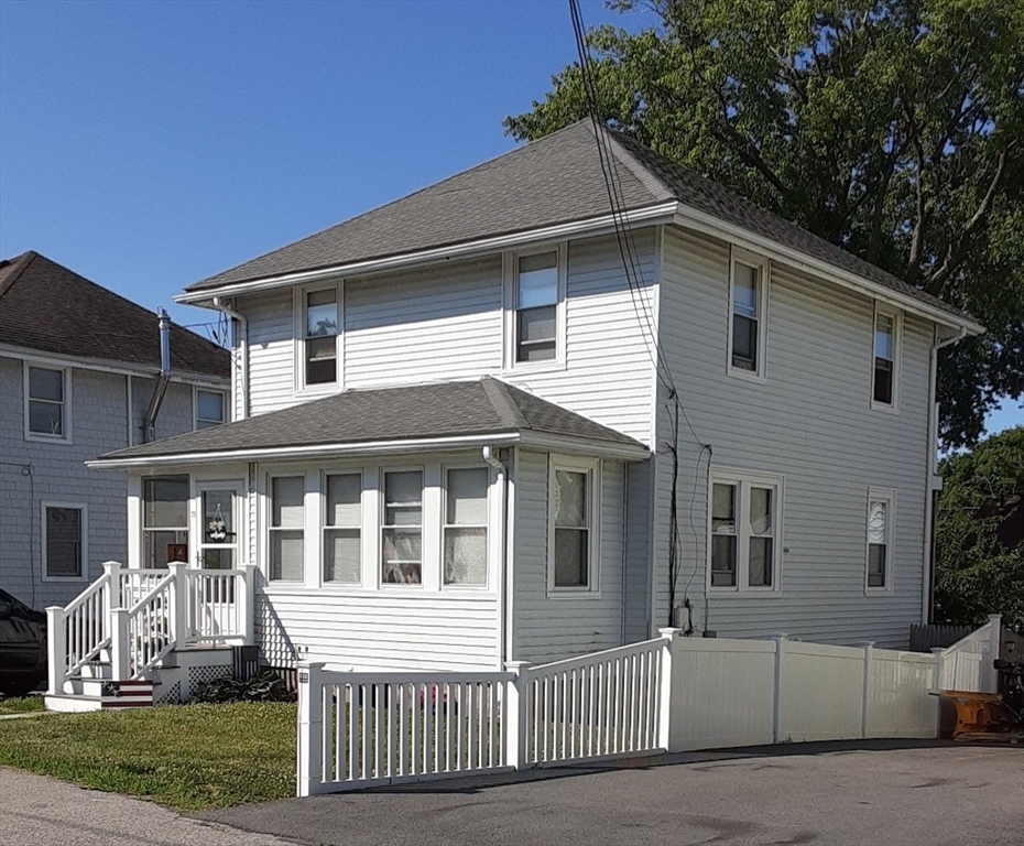 35 Manomet Rd, Weymouth, Massachusetts, 4 Bedrooms Bedrooms, 8 Rooms Rooms,2 BathroomsBathrooms,Residential Income,For Sale,Manomet Rd,73528864