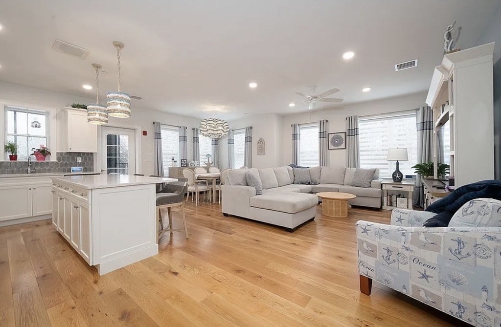 50 Coppersmith Way, Canton, Massachusetts, 2 Bedrooms Bedrooms, 6 Rooms Rooms,2 BathroomsBathrooms,Residential,For Sale,Coppersmith Way,73528497