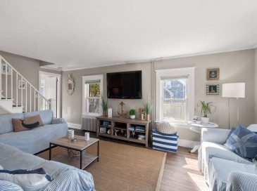 10 Trenton St, Yarmouth, Massachusetts, 3 Bedrooms Bedrooms, 6 Rooms Rooms,1 BathroomBathrooms,Residential,For Sale,Trenton St,73516304