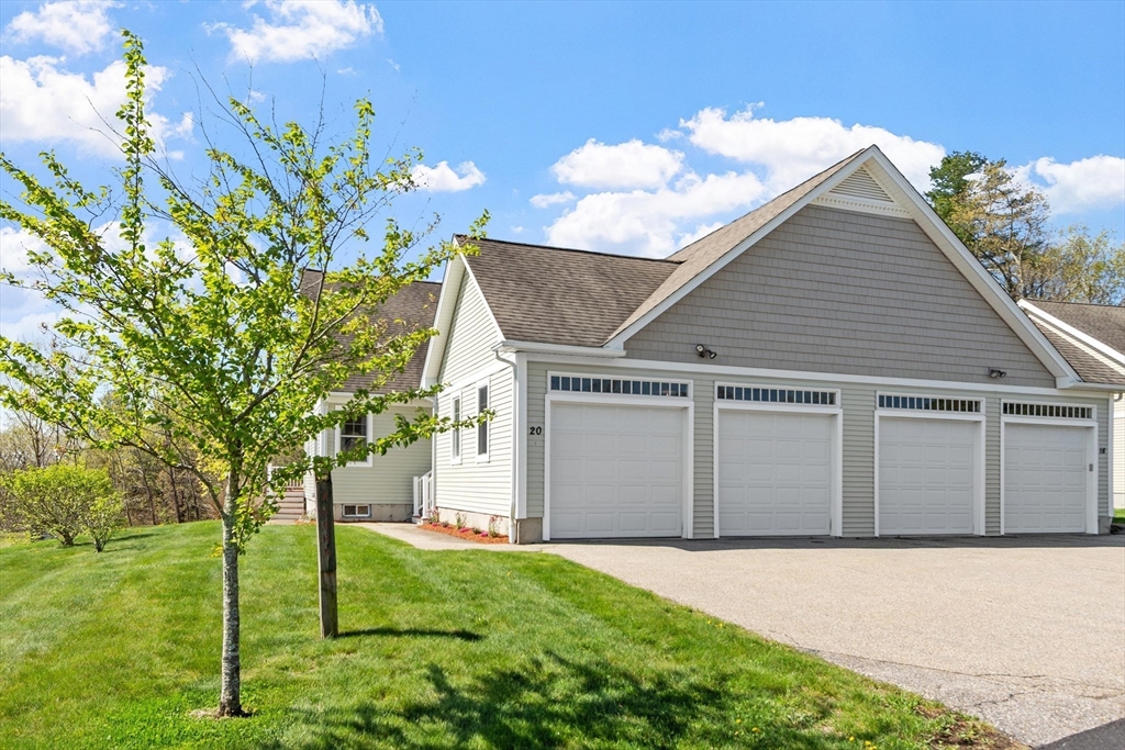 20 Victoria Dr, Leicester, Massachusetts, 2 Bedrooms Bedrooms, 5 Rooms Rooms,2.5 BathroomsBathrooms,Residential,For Sale,Victoria Dr,73528888