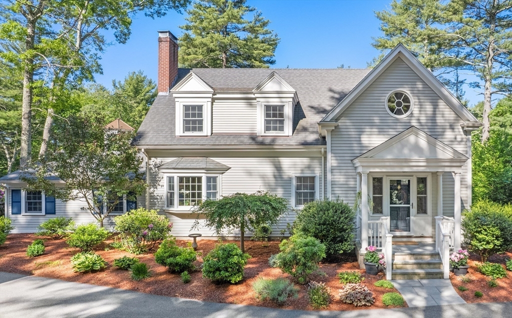 2 Woodridge Rd, Dover, Massachusetts, 3 Bedrooms Bedrooms, 6 Rooms Rooms,2 BathroomsBathrooms,Residential,For Sale,Woodridge Rd,73528735