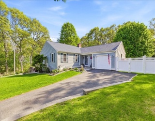 9 Woodridge Rd, Sandwich, Massachusetts, 3 Bedrooms Bedrooms, 7 Rooms Rooms,3 BathroomsBathrooms,Residential,For Sale,Woodridge Rd,73529140