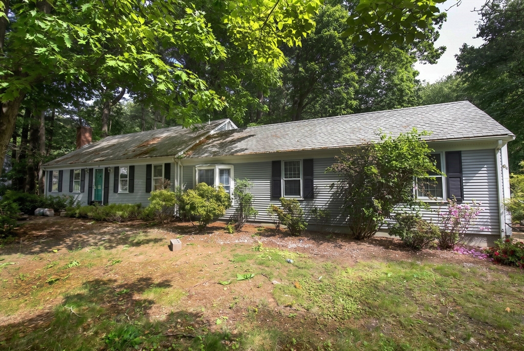 85 Fox Hill Dr, Bridgewater, Massachusetts, 3 Bedrooms Bedrooms, 7 Rooms Rooms,1.5 BathroomsBathrooms,Residential,For Sale,Fox Hill Dr,73529134