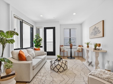 148 W 9th St, Boston, Massachusetts, 2 Bedrooms Bedrooms, 4 Rooms Rooms,2 BathroomsBathrooms,Residential,For Sale,W 9th St,73528520