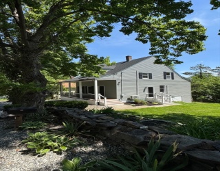 18 Baldwin St, Worcester, Massachusetts, 3 Bedrooms Bedrooms, 10 Rooms Rooms,1.5 BathroomsBathrooms,Residential,For Sale,Baldwin St,73528541