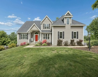 12 Forbes Rd, Hudson, Massachusetts, 4 Bedrooms Bedrooms, 8 Rooms Rooms,2.5 BathroomsBathrooms,Residential,For Sale,Forbes Rd,73528926