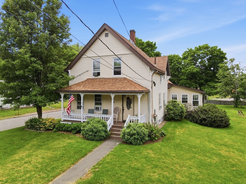 585 County Street, Taunton, Massachusetts, 6 Bedrooms Bedrooms, 13 Rooms Rooms,2 BathroomsBathrooms,Residential Income,For Sale,County Street,73528740