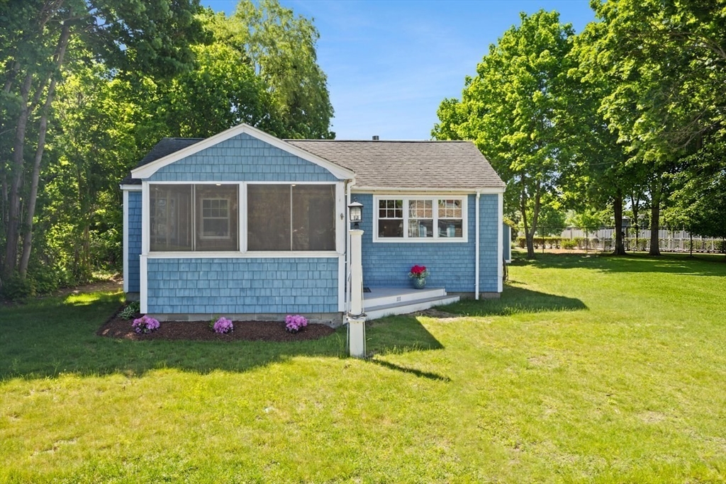 111 Hartford Rd, Marshfield, Massachusetts, 2 Bedrooms Bedrooms, 5 Rooms Rooms,1 BathroomBathrooms,Residential,For Sale,Hartford Rd,73528937