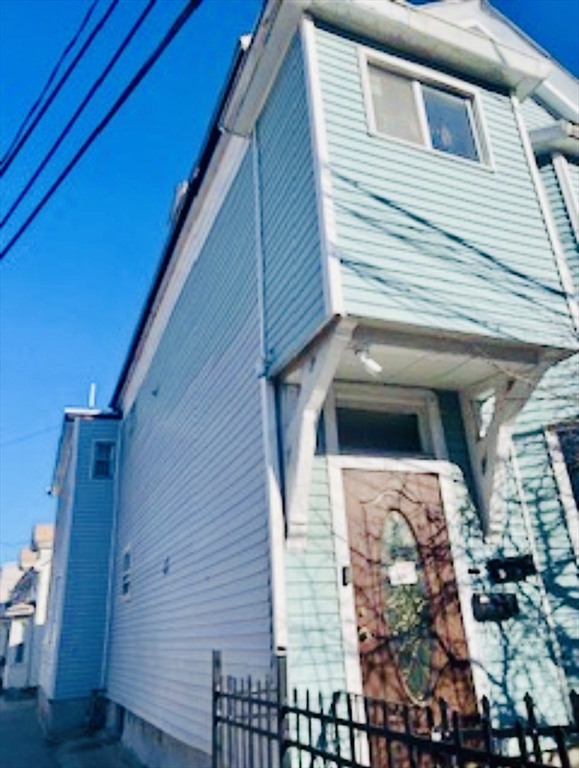367 Mcgrath Hwy, Somerville, Massachusetts, 2 Bedrooms Bedrooms, 6 Rooms Rooms,1 BathroomBathrooms,Residential Lease,For Rent,Mcgrath Hwy,73529163