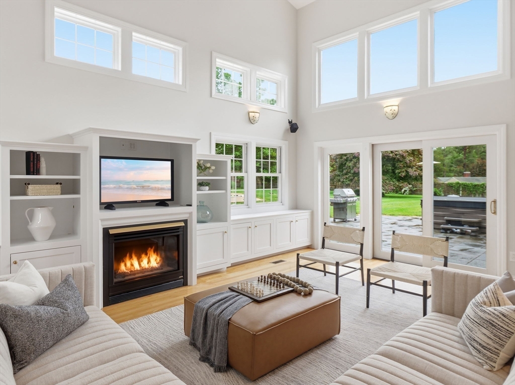 22 Alden Rd, Andover, Massachusetts, 4 Bedrooms Bedrooms, 10 Rooms Rooms,3.5 BathroomsBathrooms,Residential,For Sale,Alden Rd,73528949