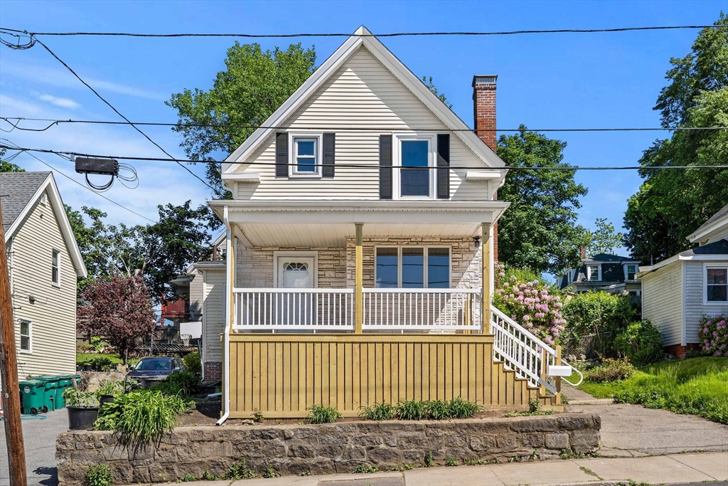 28 Hawthorne St, Lynn, Massachusetts, 3 Bedrooms Bedrooms, 6 Rooms Rooms,1 BathroomBathrooms,Residential,For Sale,Hawthorne St,73529182