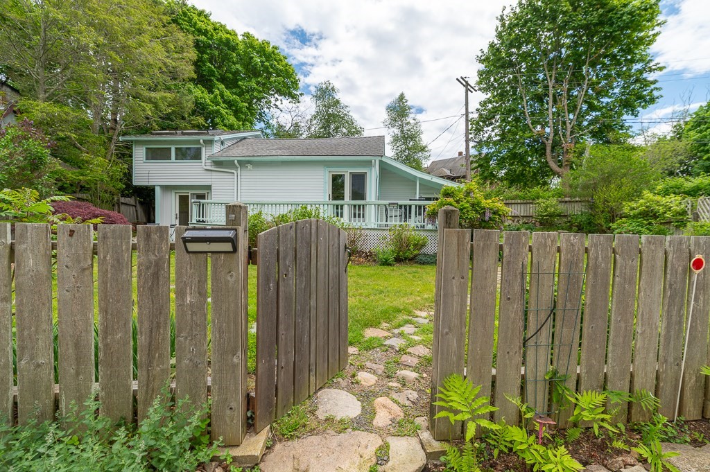 7 Lighthouse Way, Gloucester, Massachusetts, 3 Bedrooms Bedrooms, 5 Rooms Rooms,2 BathroomsBathrooms,Residential,For Sale,Lighthouse Way,73529180