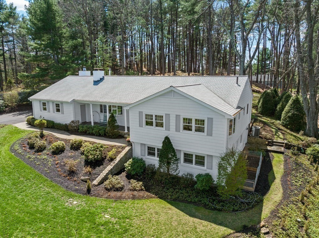 25 Forest Ridge Road, Weston, Massachusetts, 4 Bedrooms Bedrooms, 10 Rooms Rooms,3 BathroomsBathrooms,Residential Lease,For Rent,Forest Ridge Road,73528954