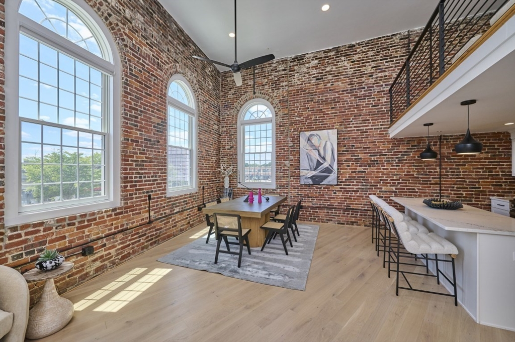34 Salem, Medford, Massachusetts, 3 Bedrooms Bedrooms, 7 Rooms Rooms,2.5 BathroomsBathrooms,Residential,For Sale,Salem,73529153