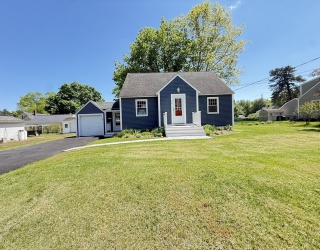 20 Doris Avenue, Portsmouth, New Hampshire, 3 Bedrooms Bedrooms, 6 Rooms Rooms,2.5 BathroomsBathrooms,Residential,For Sale,Doris Avenue,73528390