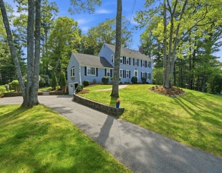 240 Evergreen St, Duxbury, Massachusetts, 4 Bedrooms Bedrooms, 9 Rooms Rooms,2.5 BathroomsBathrooms,Residential,For Sale,Evergreen St,73528821