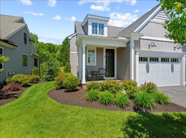 32 Hawk Ln, Framingham, Massachusetts, 2 Bedrooms Bedrooms, 7 Rooms Rooms,2.5 BathroomsBathrooms,Residential,For Sale,Hawk Ln,73529206