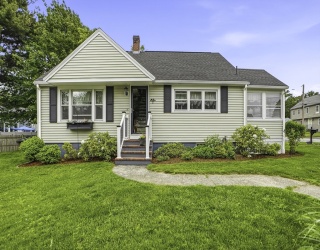 2 Walker Ave, Milford, Massachusetts, 4 Bedrooms Bedrooms, 6 Rooms Rooms,1 BathroomBathrooms,Residential,For Sale,Walker Ave,73523959