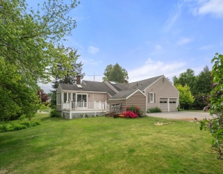 13 Henley Rd, Acton, Massachusetts, 2 Bedrooms Bedrooms, 6 Rooms Rooms,2 BathroomsBathrooms,Residential,For Sale,Henley Rd,73529213