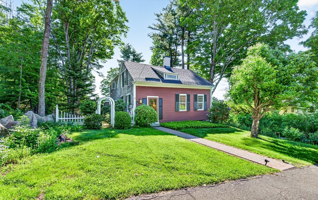 17 S Main St, Petersham, Massachusetts, 3 Bedrooms Bedrooms, 8 Rooms Rooms,2.5 BathroomsBathrooms,Residential,For Sale,S Main St,73529210