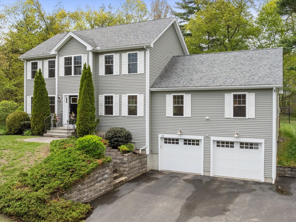 14 Spring St, Hopkinton, Massachusetts, 3 Bedrooms Bedrooms, 11 Rooms Rooms,2.5 BathroomsBathrooms,Residential,For Sale,Spring St,73529209