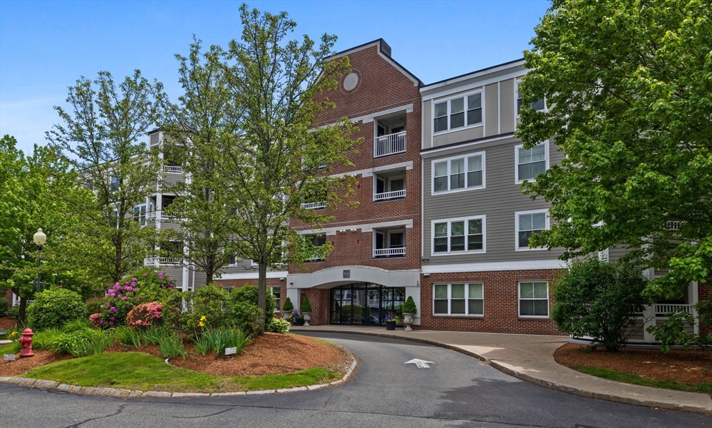 318 Rindge Avenue, Cambridge, Massachusetts, 2 Bedrooms Bedrooms, 5 Rooms Rooms,2 BathroomsBathrooms,Residential,For Sale,Rindge Avenue,73528617