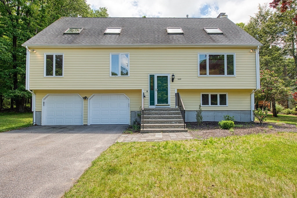 160 Hampton Road, Sharon, Massachusetts, 4 Bedrooms Bedrooms, 9 Rooms Rooms,2.5 BathroomsBathrooms,Residential,For Sale,Hampton Road,73529069