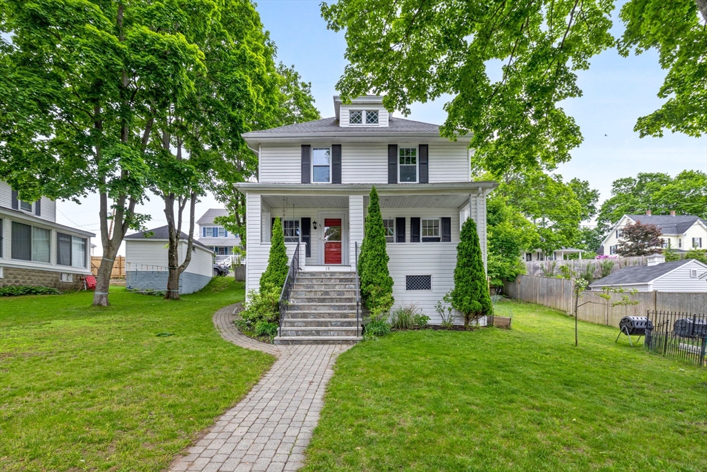 15 Ellis St, Woburn, Massachusetts, 4 Bedrooms Bedrooms, 7 Rooms Rooms,1.5 BathroomsBathrooms,Residential,For Sale,Ellis St,73528607