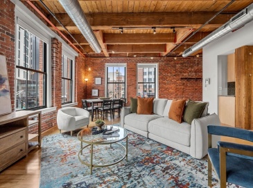 9 W Broadway, Boston, Massachusetts, 2 Bedrooms Bedrooms, 5 Rooms Rooms,2 BathroomsBathrooms,Residential,For Sale,W Broadway,73529012