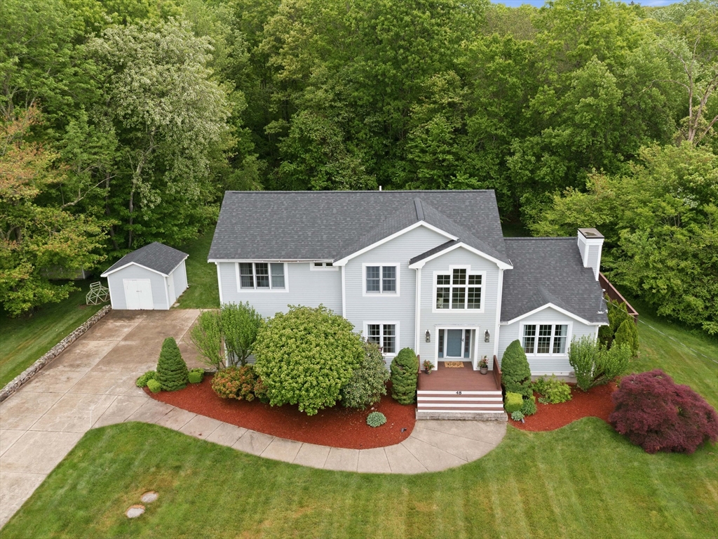 48 Hummingbird Lane, Swansea, Massachusetts, 3 Bedrooms Bedrooms, 10 Rooms Rooms,3.5 BathroomsBathrooms,Residential,For Sale,Hummingbird Lane,73526473