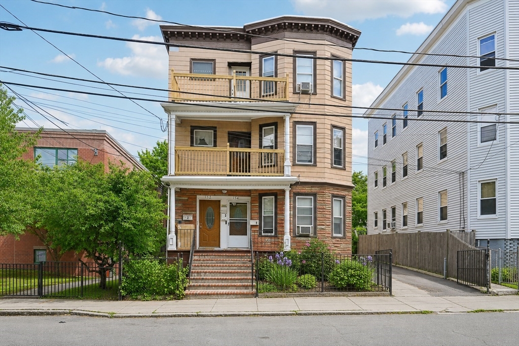 152-154 Glen St, Somerville, Massachusetts, 12 Bedrooms Bedrooms, 18 Rooms Rooms,3 BathroomsBathrooms,Residential Income,For Sale,Glen St,73528936