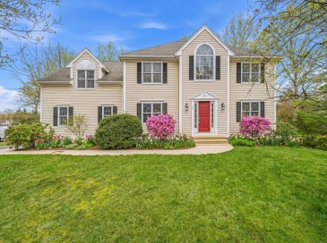11 Little Tree Rd, Medway, Massachusetts, 4 Bedrooms Bedrooms, 9 Rooms Rooms,2.5 BathroomsBathrooms,Residential,For Sale,Little Tree Rd,73509789